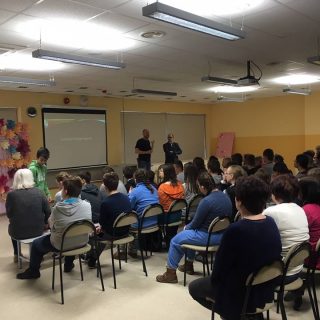 poezja migana 320x320 - Na czym polega poezja migana?