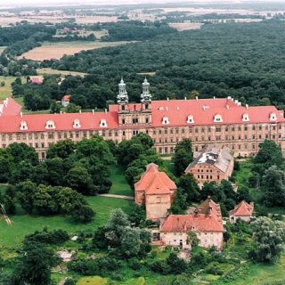 Widok z lotu ptaka na klasztor w Lubiążu