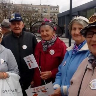 marsz kapeluszy 320x320 - Marsz Kapeluszy