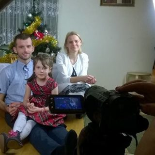 nagrywanie koledy 320x320 - Kolęda w języku migowym