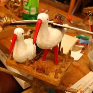 ruchoma szopka bociany 320x320 - Powrót bocianów