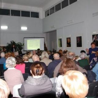 spotkanie spoleczne integracja 320x320 - Świątecznie i pożytecznie