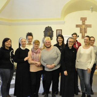 Zdjęcie grupowe uczestniczek kursu PJM na poziomie B1