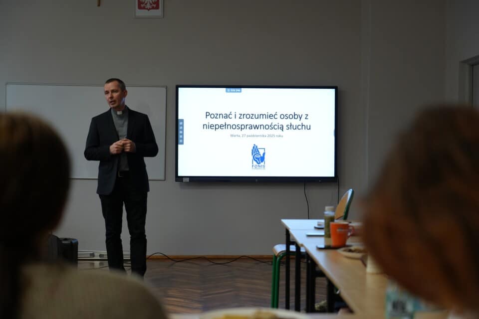 Poznac i zrozumiec osoby z niepelnosprawnoscia sluchu 2 - Poznać i zrozumieć osoby z niepełnosprawnością słuchu