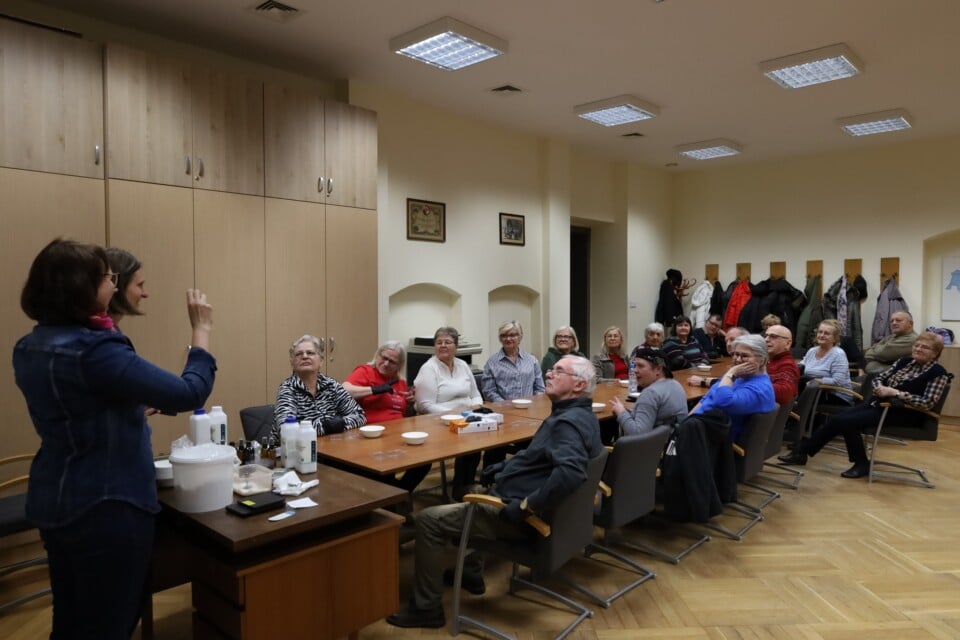 Sposób na relaks w Klubie Seniora „Integracja” Sposob na relaks w Klubie Seniora „Integracja 3 - Sposób na relaks w Klubie Seniora „Integracja”