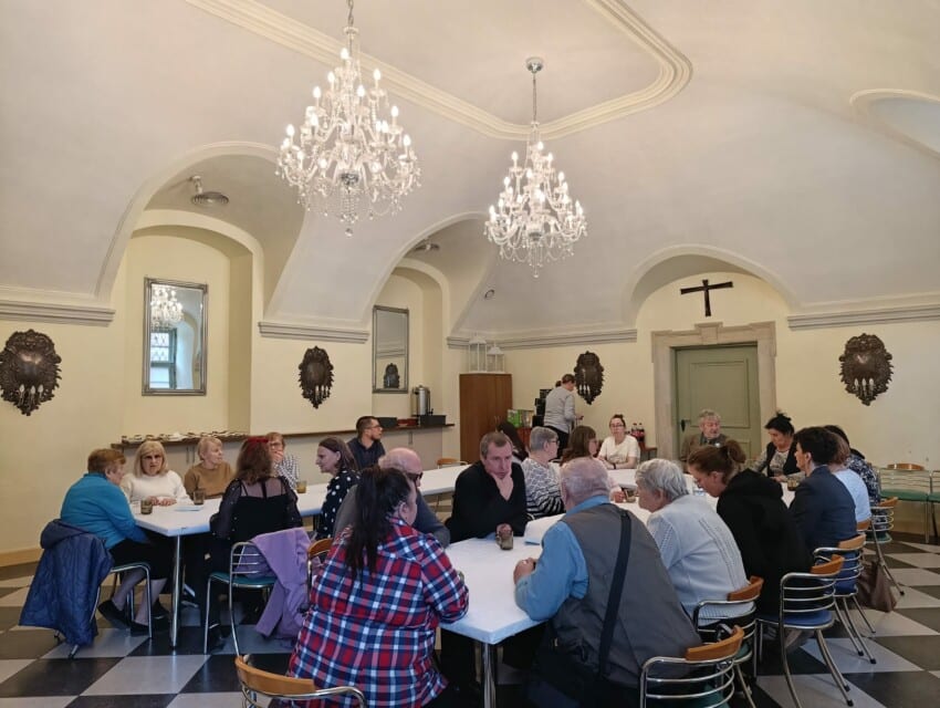 W gronie niewidomych 2 - W gronie niewidomych