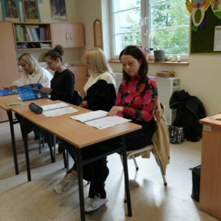 Grupa piątkowa uczy się PJM (2)